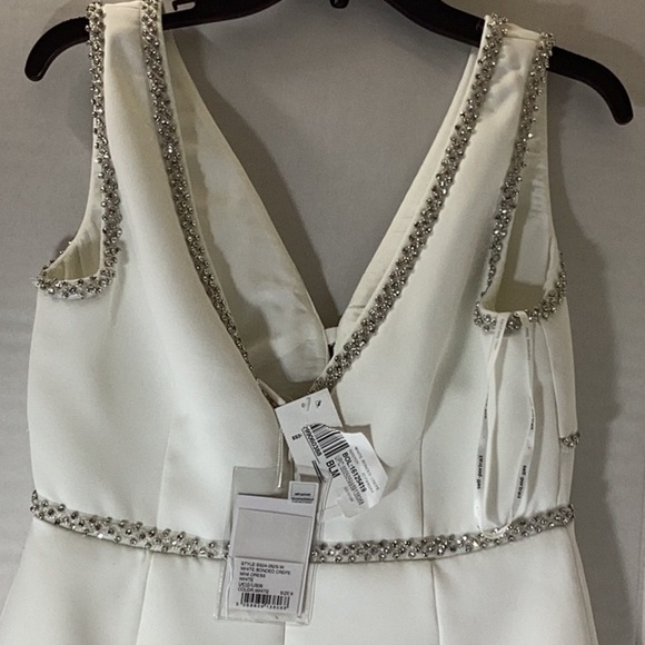 Self-Portrait
Embellished Mini Dress - Picture 9 of 16